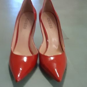 Guess Carrie patent pump
